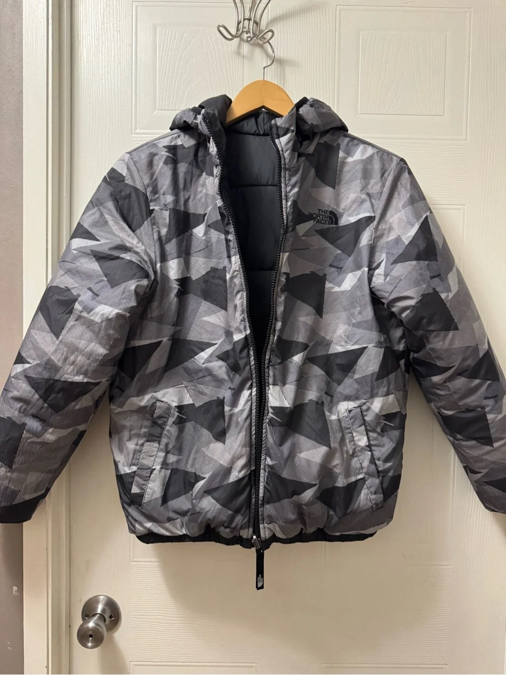 The North Face Men’s Black Quilted Hooded Puffer Jacket